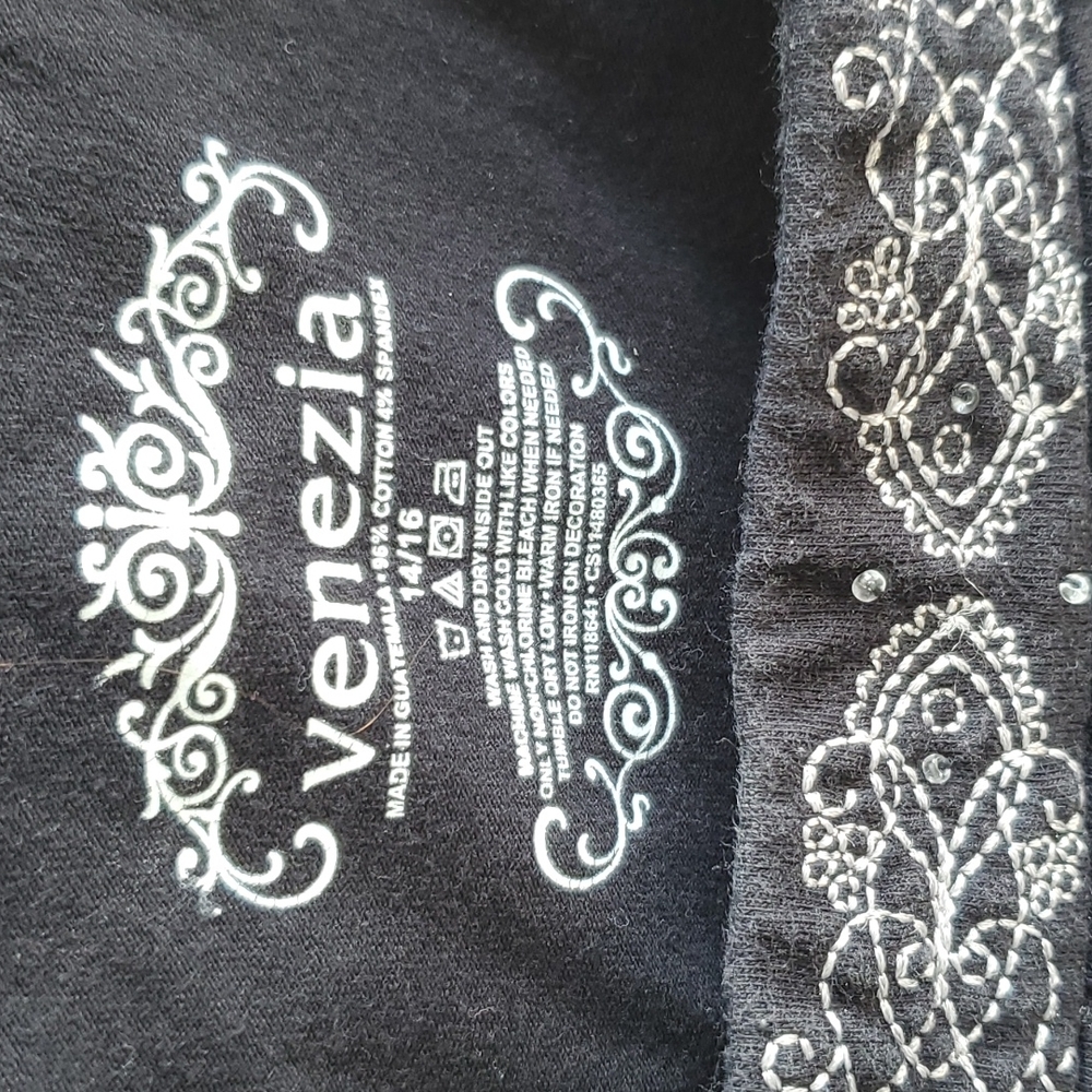 Ladies top - Picture 2 of 3